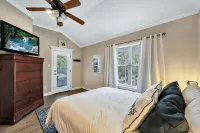 Lake Access - Private Pool - 2 Acres Retreat - 4-Star