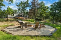 Lost Pines Cabin - 15 Acres, Dog Friendly, Hiking, Campfires, Bastrop, Cota, BBQ - Chalets
