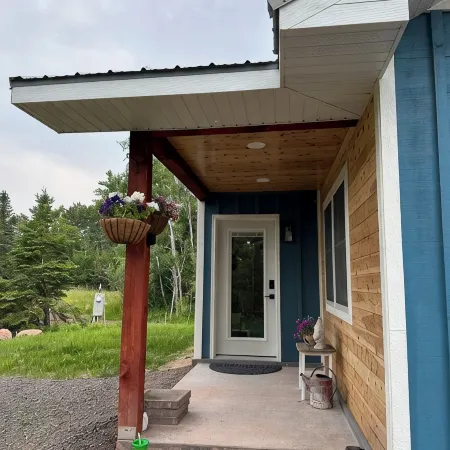 This cozy cottage is a short walk to Herbster beach! Easy access to TRAILS!