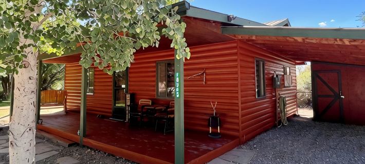 Bungalow on a Private 70 Acre Ranch Ξενοδοχεία στην πόλη Delta County