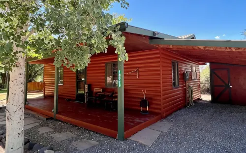 Bungalow on a Private 70 Acre Ranch - 3つ星