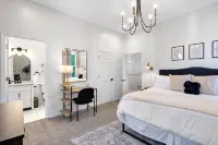 Chateau St. Louis ~New~ Historic Home ~ 9min > DT - balcone