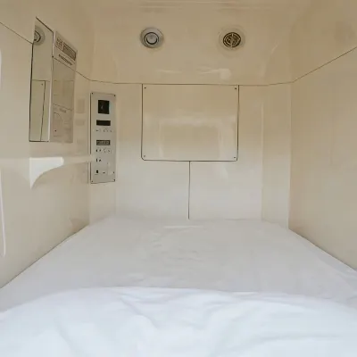 Sauna and Capsule Minami Gakugeidai Hotel dekat Stasiun Yoga