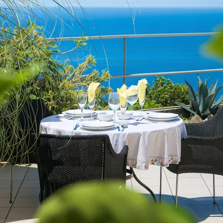 Casa Oliva-Vista Mar2: Designer Apartment on the Garden Level, Prime Location, Heated Pool