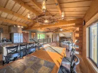 Luxurious Cabin in Alaska w/ Hot Tub & Cedar Sauna - Chalets