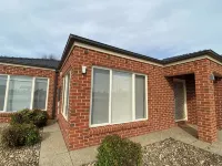 Modern waterfront luxury escape near Shepparton - 4-Star