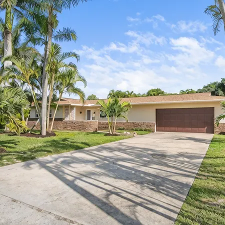 Naples Dream Escape 4BR Home, heated pool, 10min from Beach