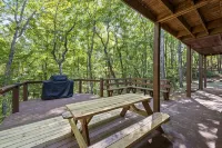 Cozy Cabin Near Helen + Hot Tub + Fire Pit + Game Room + More - con encanto