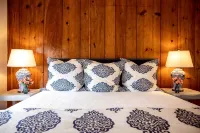Modern. Cozy. Historic - in the heart of downtown Lewisburg! - พร้อมWifi