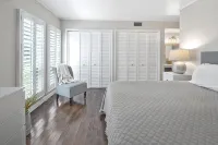 Renovated, Ground Level, 2 Br 2 BA, WiFi, Cable, Pool. 4 Individuals Max. - piscina