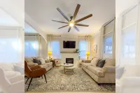 Sweet Magnolia, 3Br/2.5Ba, Downtown Historic Charm w/ all the comforts! - Bungalows