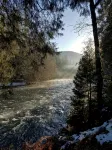 McKenzie Riverfront Cabin big screened-in porch, 1/2mi to Mckenzie River Trail - Chalets