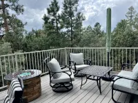 Forest Home-Panoramic Pine Views/Arcade/Spa/Games - Hytter