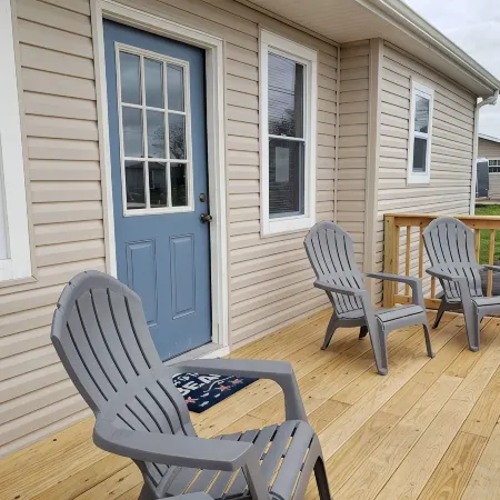 Minutes to de Turf Fields.  Quiet Beach Community.