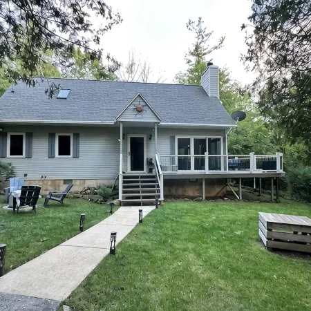 Idlewild Hideaway by the Bay (with Large Deck)