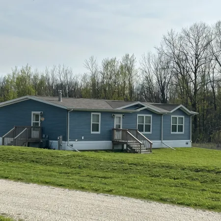 Lunker House By the Bay- Rural, Contemporary and Spacious-Moments from Downtown