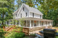 Vintage & Modern Lodge-Lake Winnipesaukee Water Access w/ Boat Slip, Dog Welcome - Wifi