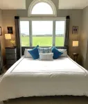 Chesapeake Bay Retreat Private Dock + Beach - Homestays