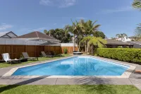 Cobblestone Court Motel - Wenzel Motels - Motels