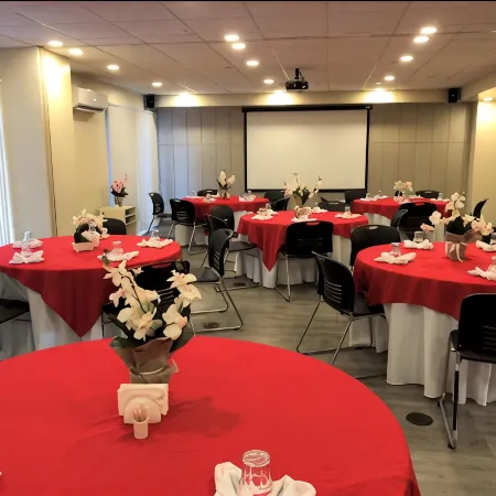 West Plaza Hotel at Lebuu Street