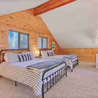 McCall Cabin Getaway Rooms