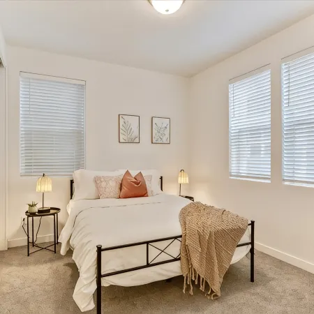 Modern 4BR Home, Rooftop Patio, Mountain Views