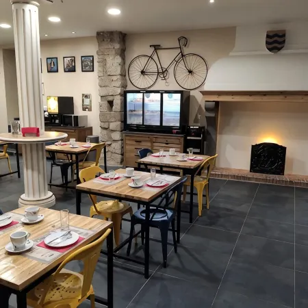 Logis Hotel Yseria - Historical Center
