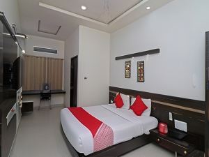 Hotel New India