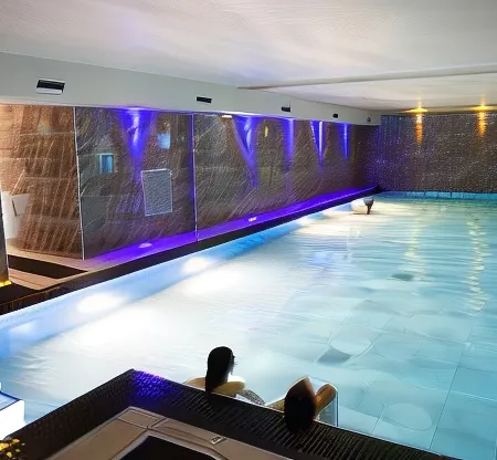 Holly Lodge Guest House with Free Off Site Health Club