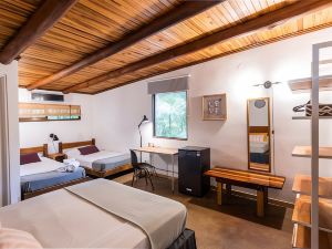 Believe Surf & Yoga Lodge Santa Teresa