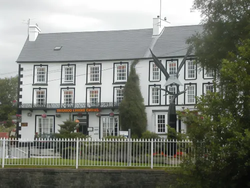 Neuadd Arms Hotel Hotels in Maescar