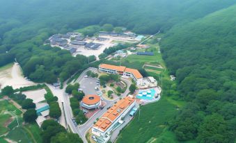 Pohang Bogyeongsa Hot Spring Park & Glamping