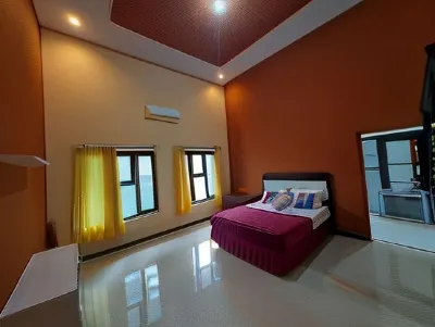 999 Khs 2 Homestay Hotel dekat Pantai Bangsring