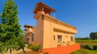 The MadhuNandan Hotels near Shiv Mandir