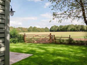 Great Ashley Farm Bed and Breakfast & Shepherds Huts