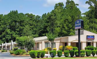 Howard Johnson by Wyndham Wilmington