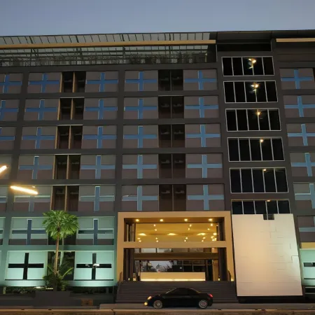 A+ Hotel Отели рядом с достопримечательностью «Башня Sunee»