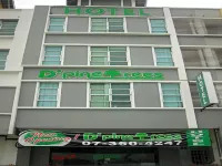 D'Pinetrees Hotel