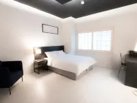 CANVAS HOSTEL BLACK Hotels near Gwangan Bridge