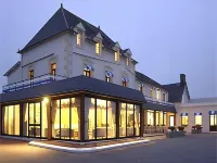 Hôtel Restaurant les 13 Assiettes Hotels in Avranches