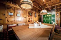 Pension der Steinbock - Das 300 Jahre Alte Bauernhaus - Tirol Hotels in Pettneu am Arlberg