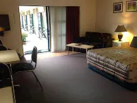 Central Park Motor Inn Hotels in 