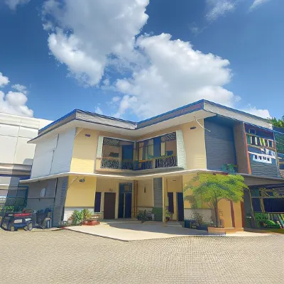 Padi Hotel Purwodadi Hotels near GUBUK ASMORO