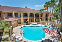 Super 8 by Wyndham Weslaco - Pools