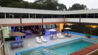 Pacific Coast Hotel - Yüzme Havuzu