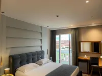 Light Hotel