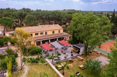 La Villa Vicha, the Originals Relais Hotels in Saint-Christol
