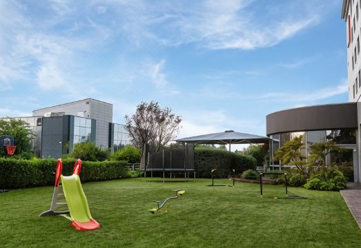 레오나르도 호텔 베로나의 세련된 객실 내부