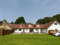 Little Foxes Hotel & Gatwick Airport Parking