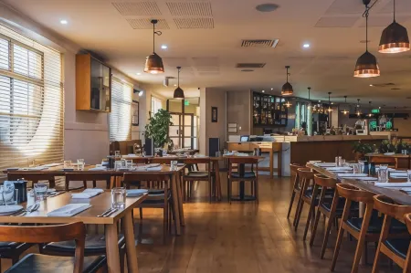 Western Gateway Motel and Apartments